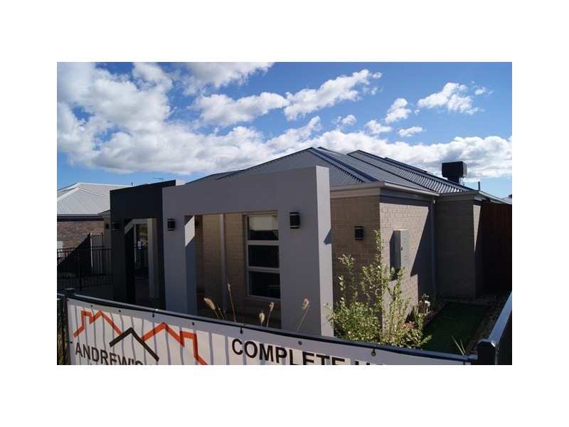 26 Victoria Cross Parade, Wodonga VIC 3690