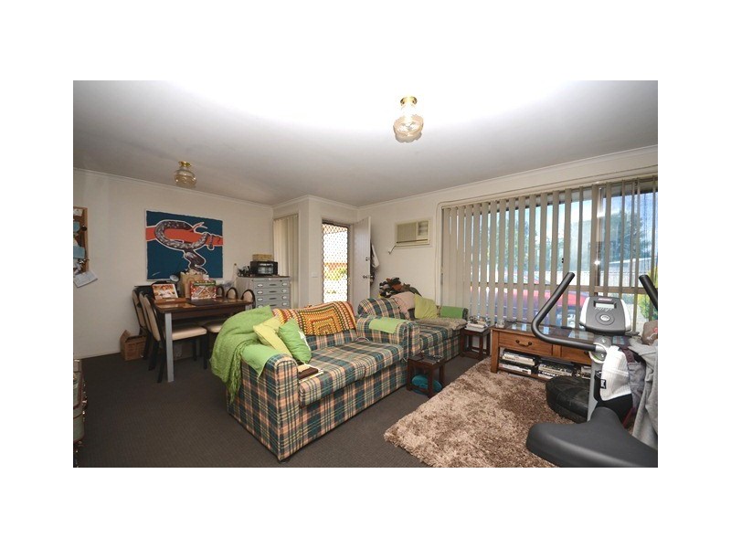 2/27 Edinburgh Circuit, Wodonga VIC 3690