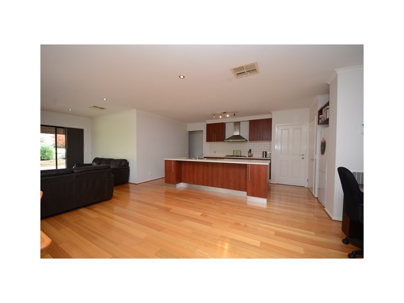 6 Prestwick Place, Wodonga VIC 3690