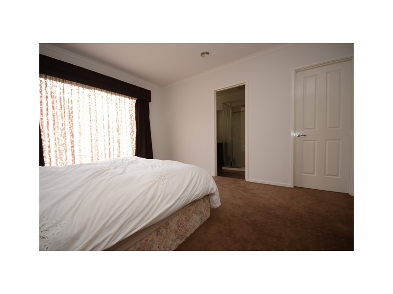 6 Prestwick Place, Wodonga VIC 3690