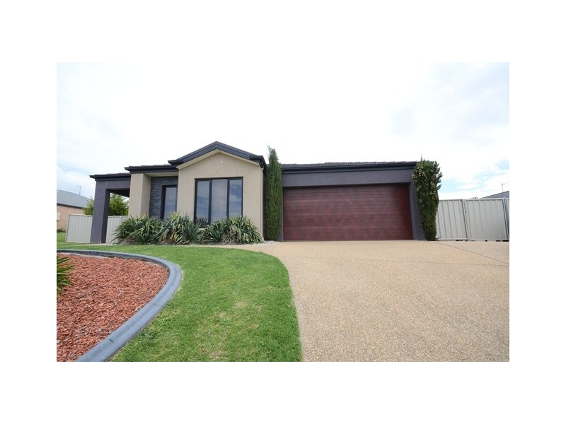 6 Prestwick Place, Wodonga VIC 3690