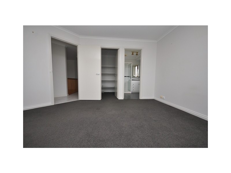 18 Peacock Avenue, Wodonga VIC 3690