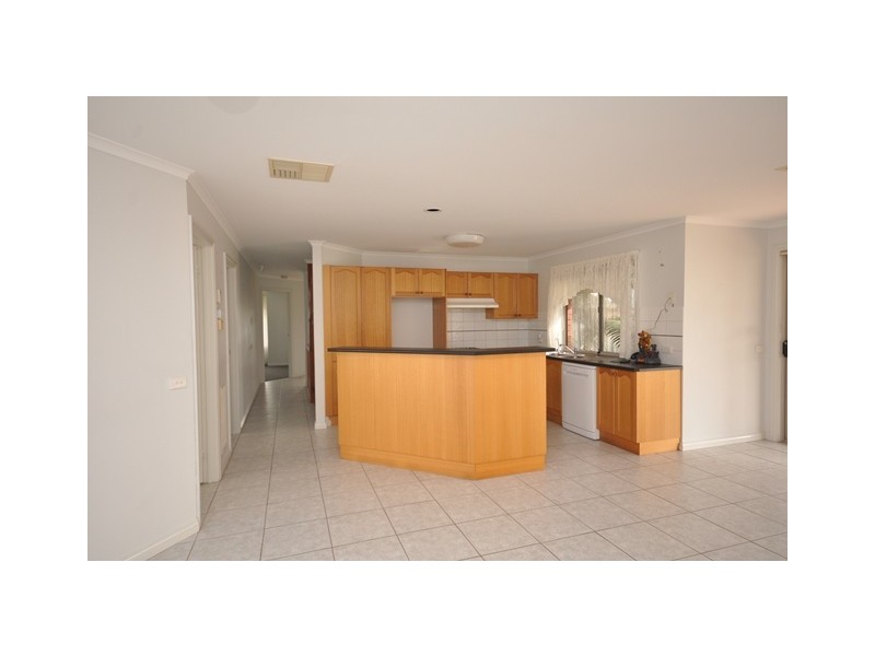 18 Peacock Avenue, Wodonga VIC 3690