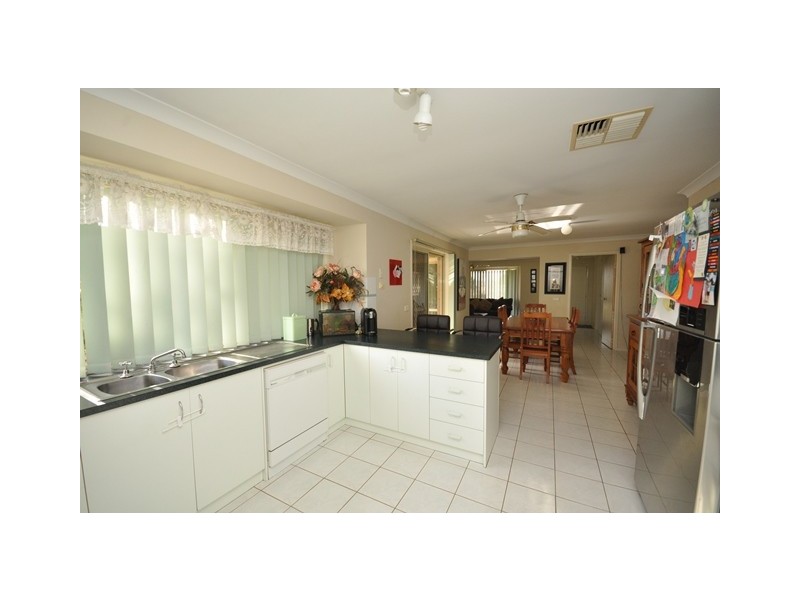 49 Kingfisher Drive, Wodonga VIC 3690