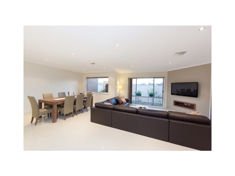 27 Castleton Street, Wodonga VIC 3690