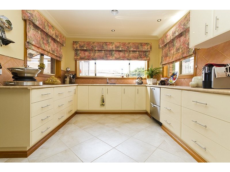 73 Barton Street, Wodonga VIC 3690