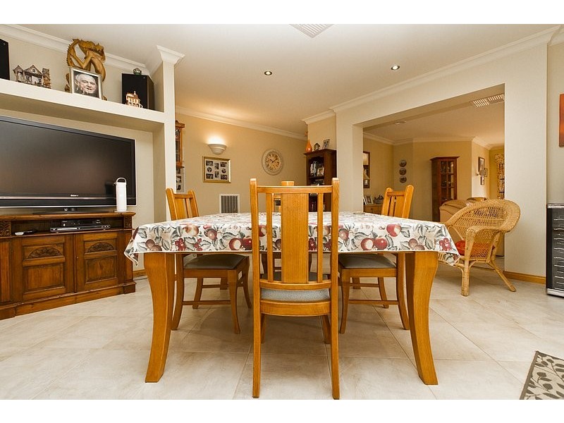 73 Barton Street, Wodonga VIC 3690