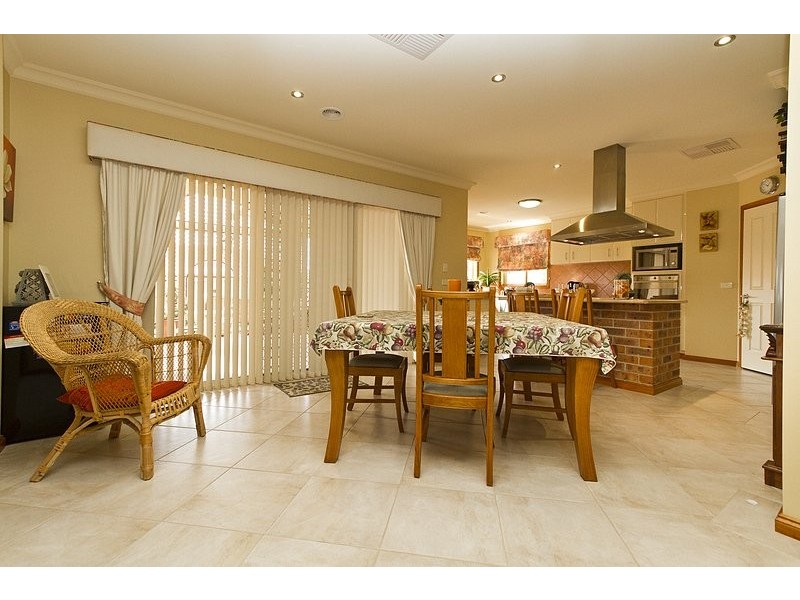 73 Barton Street, Wodonga VIC 3690