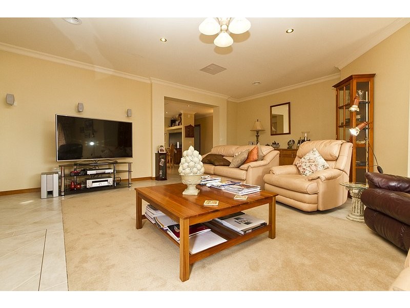 73 Barton Street, Wodonga VIC 3690