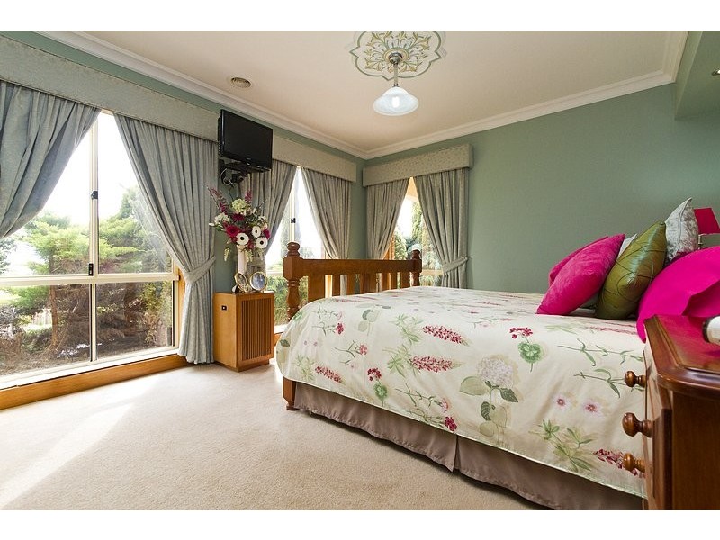 73 Barton Street, Wodonga VIC 3690