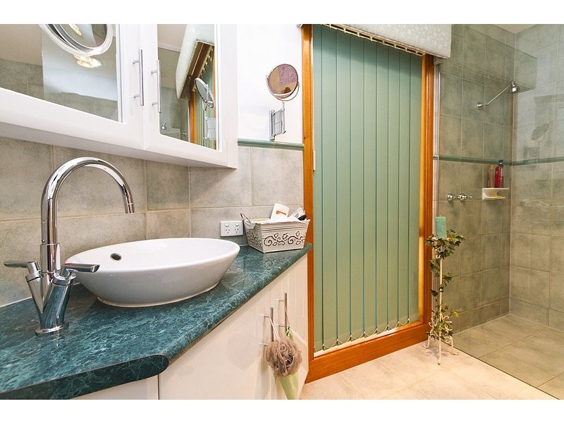 73 Barton Street, Wodonga VIC 3690