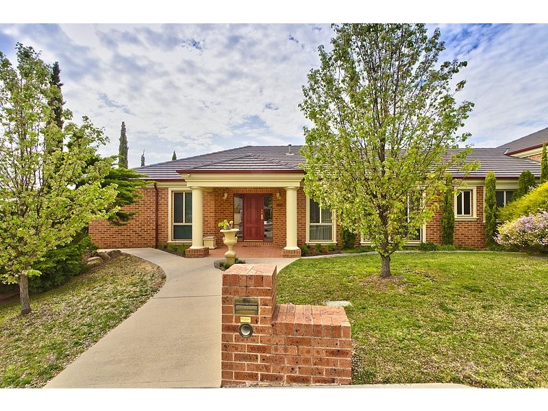 73 Barton Street, Wodonga VIC 3690