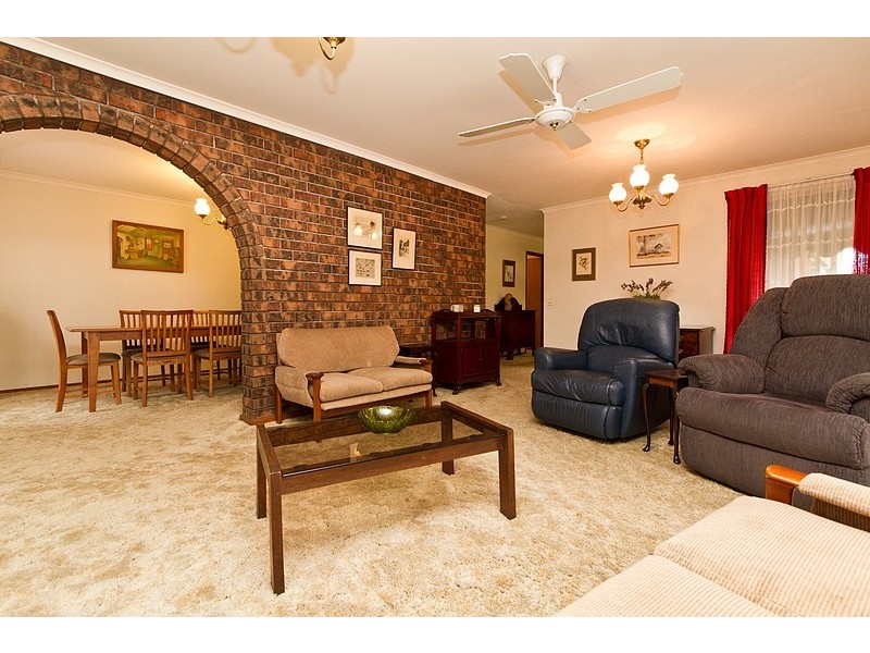 10 Garnet Circuit, Wodonga VIC 3690