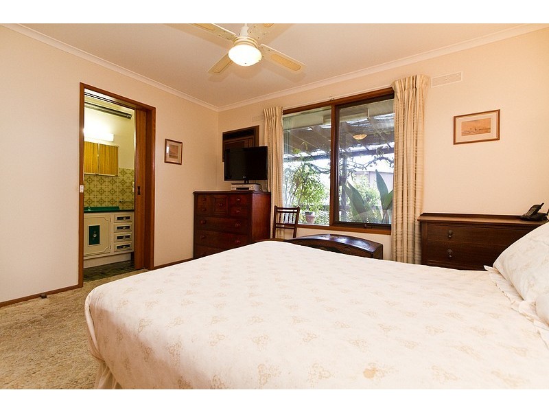 10 Garnet Circuit, Wodonga VIC 3690