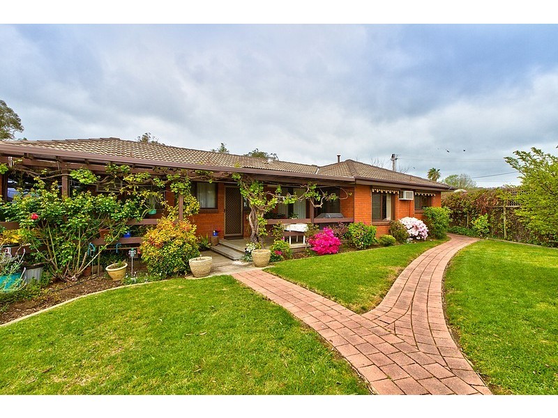 10 Garnet Circuit, Wodonga VIC 3690