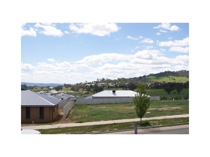 12 Loames Street, Wodonga VIC 3690