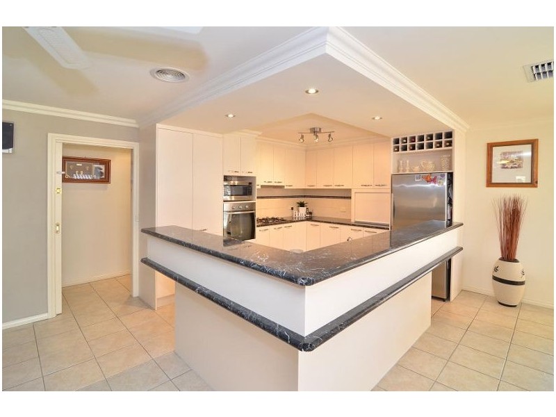 15 Mountain Way, Lavington NSW 2641