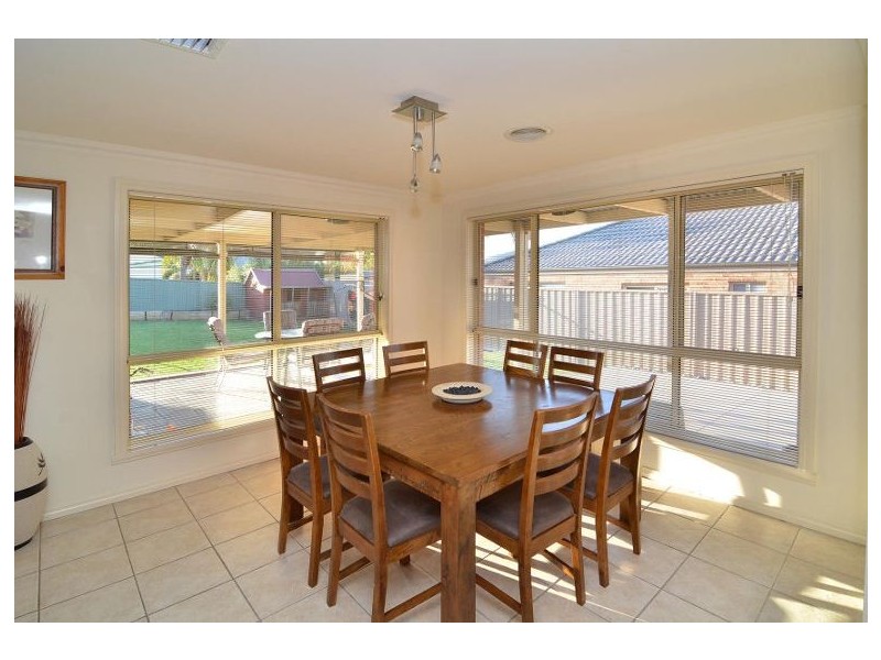 15 Mountain Way, Lavington NSW 2641