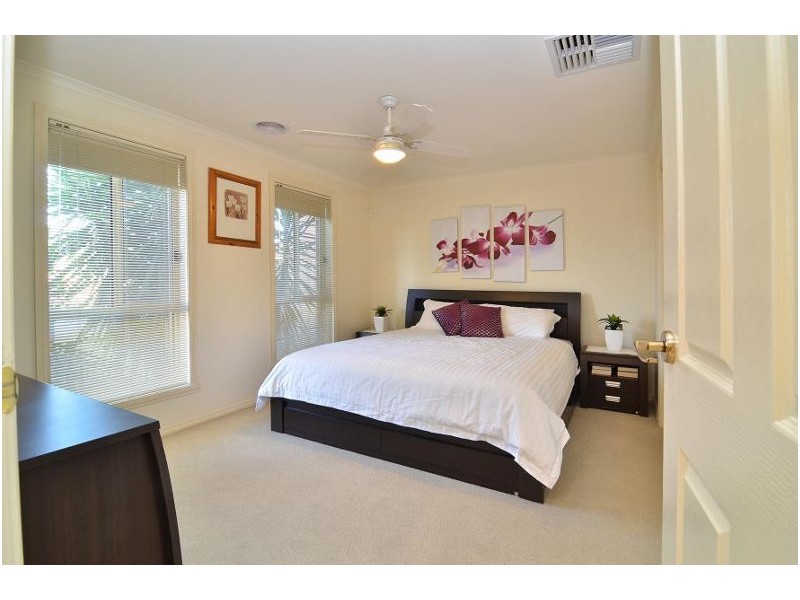 15 Mountain Way, Lavington NSW 2641