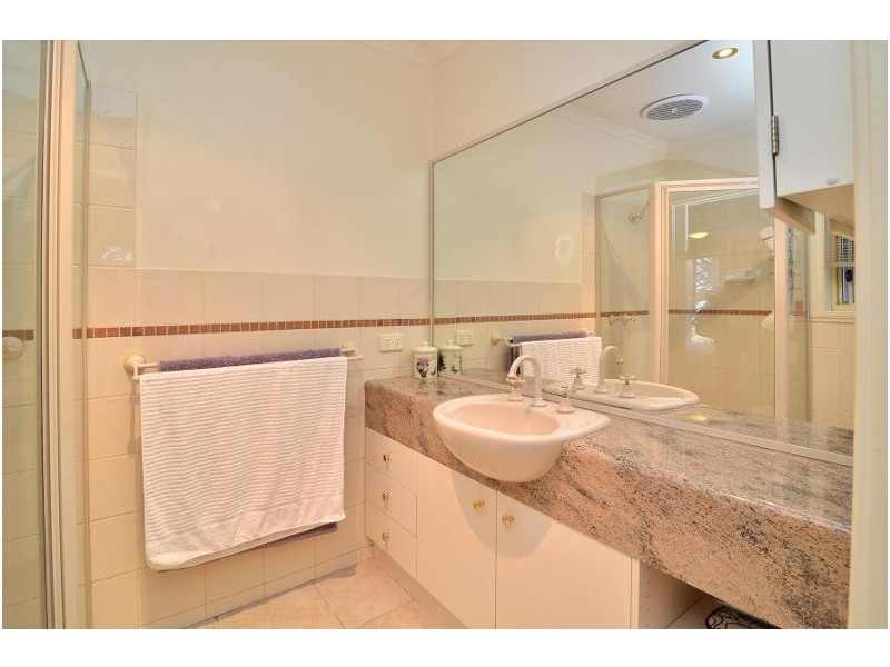15 Mountain Way, Lavington NSW 2641