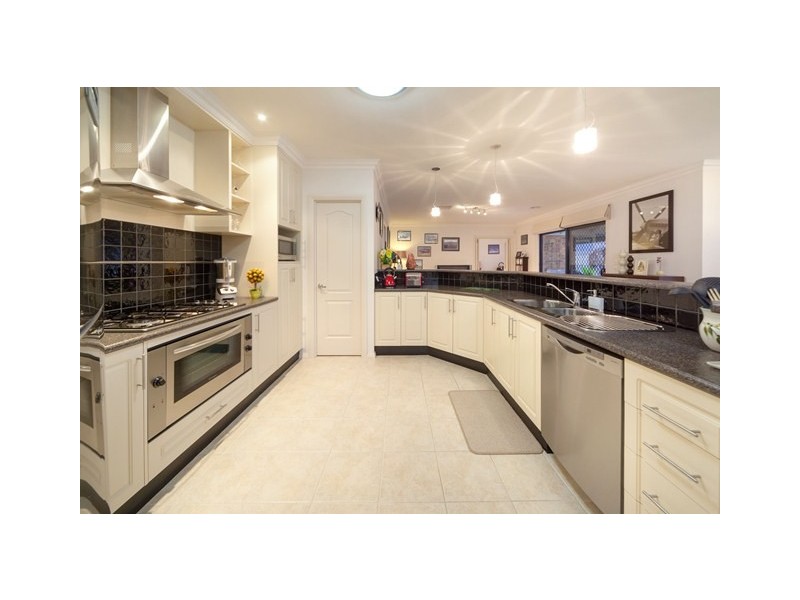 10 Helm Court, Wodonga VIC 3690