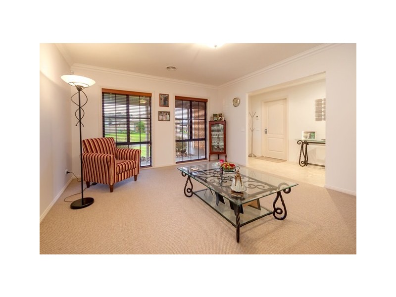 10 Helm Court, Wodonga VIC 3690