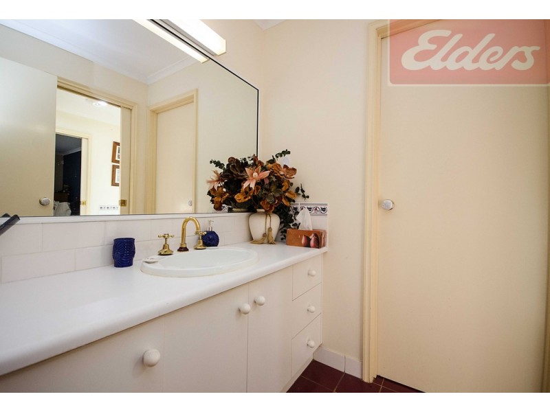 150 Jude Street, Howlong NSW 2643