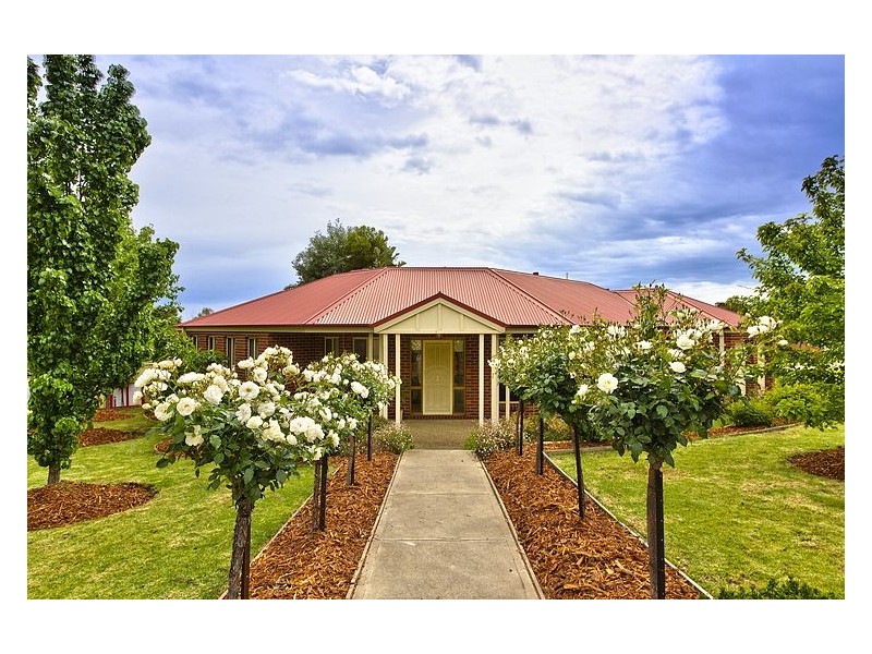 76 Barton Street, Wodonga VIC 3690