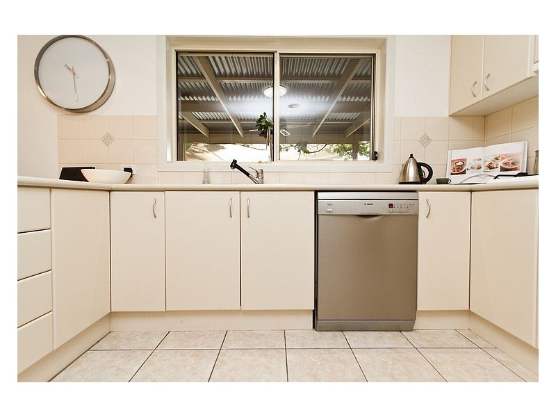 76 Barton Street, Wodonga VIC 3690