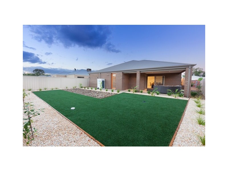 27 Castleton Street, Wodonga VIC 3690