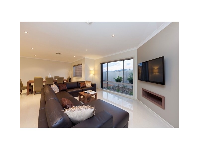 27 Castleton Street, Wodonga VIC 3690