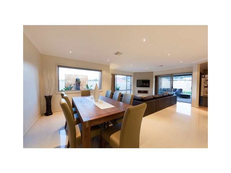 27 Castleton Street, Wodonga VIC 3690