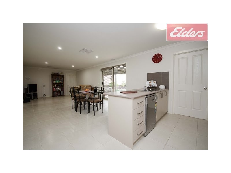 2 Finch Place, Wodonga VIC 3690