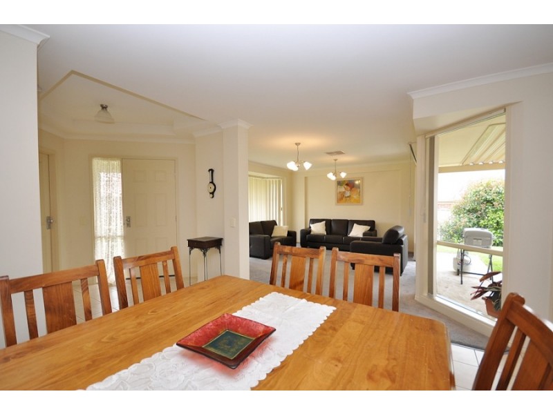 17 Carnoustie Avenue, Wodonga VIC 3690