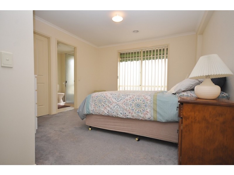 17 Carnoustie Avenue, Wodonga VIC 3690