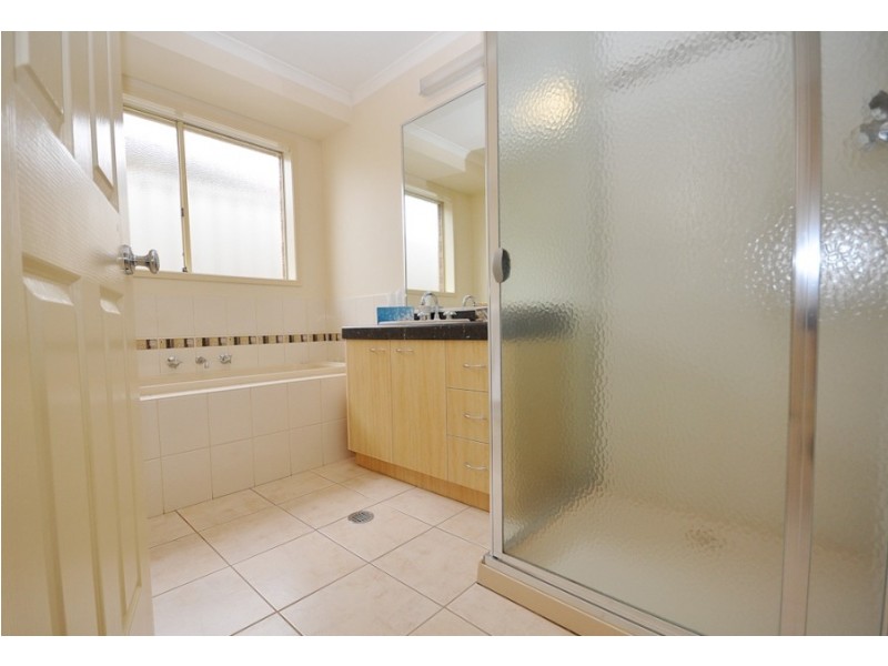 17 Carnoustie Avenue, Wodonga VIC 3690