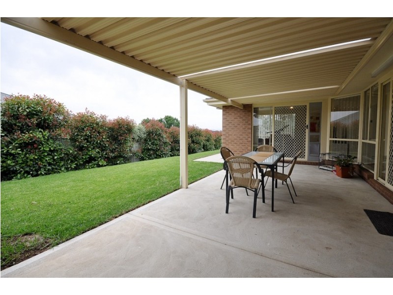 17 Carnoustie Avenue, Wodonga VIC 3690