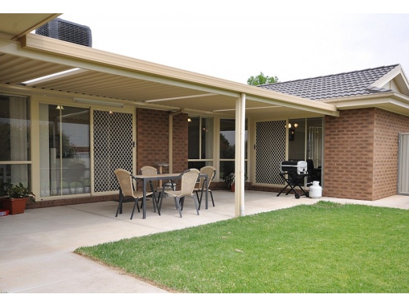 17 Carnoustie Avenue, Wodonga VIC 3690