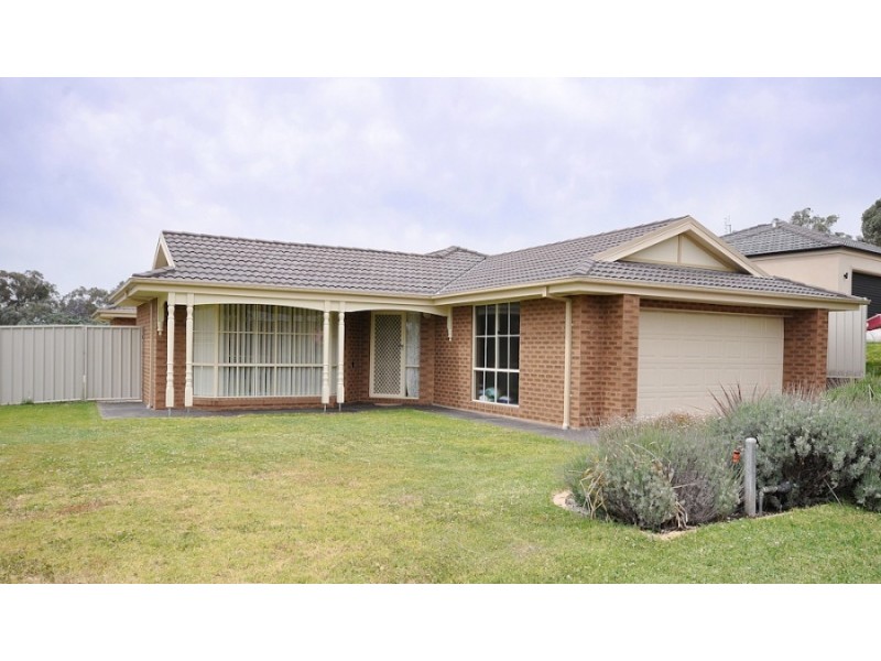 17 Carnoustie Avenue, Wodonga VIC 3690