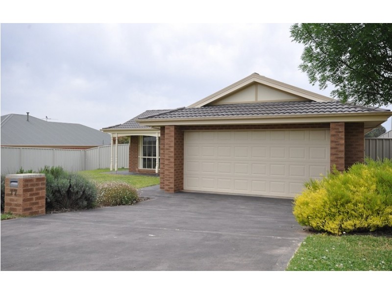 17 Carnoustie Avenue, Wodonga VIC 3690