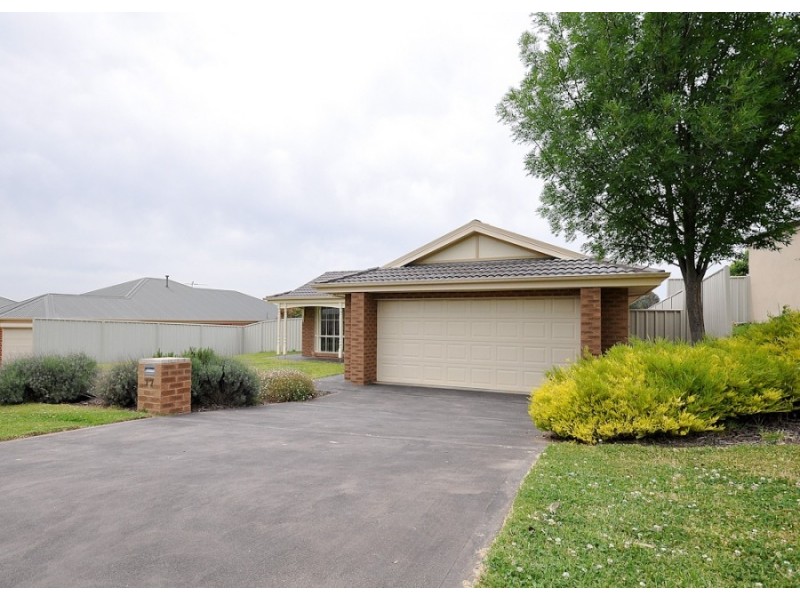 17 Carnoustie Avenue, Wodonga VIC 3690