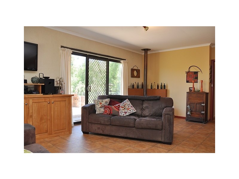 2 Broome Street, Bethanga VIC 3691