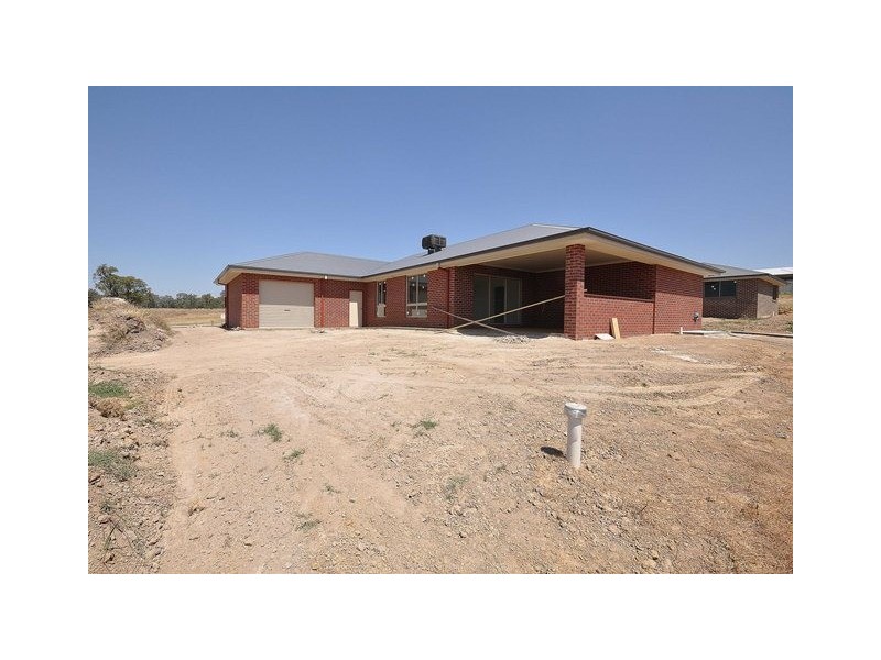 9 Coverdale Drive, Wodonga VIC 3690