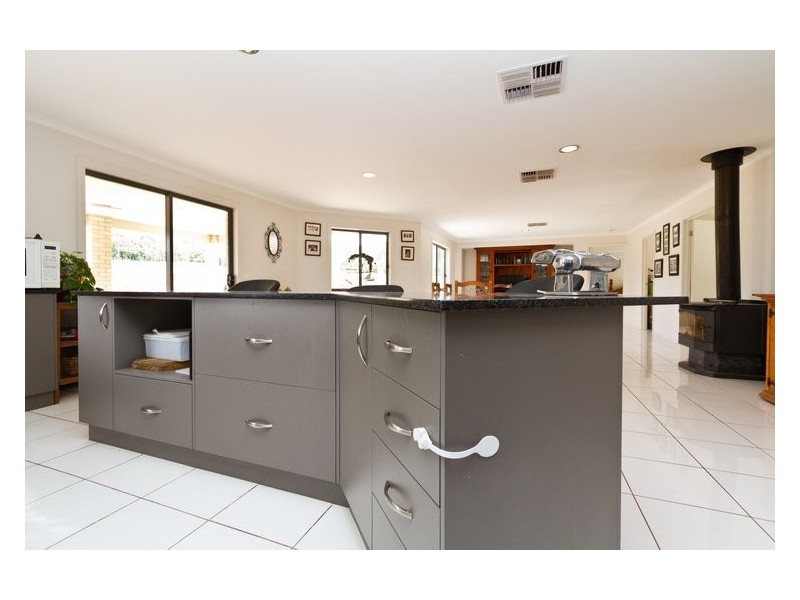 127 Six Mile Road, Stanley VIC 3747