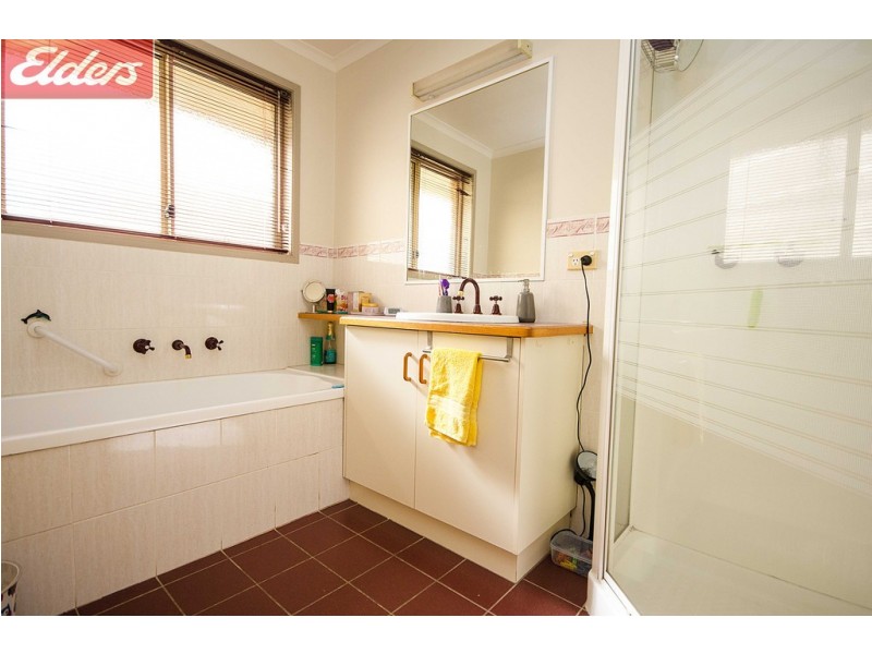 1/8 Lomond Court, Wodonga VIC 3690