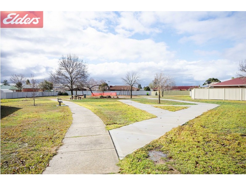1/8 Lomond Court, Wodonga VIC 3690