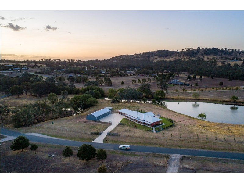 52 Himalaya Drive, Table Top NSW 2640