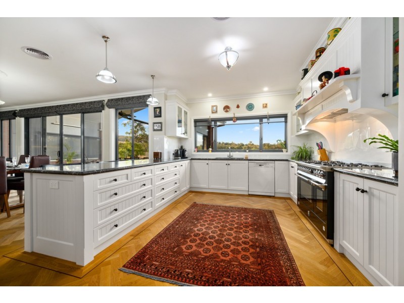 52 Himalaya Drive, Table Top NSW 2640