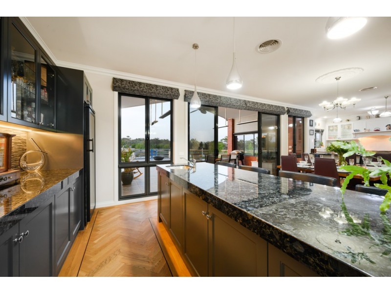 52 Himalaya Drive, Table Top NSW 2640