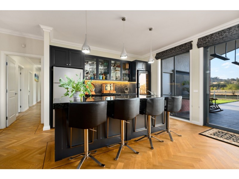 52 Himalaya Drive, Table Top NSW 2640